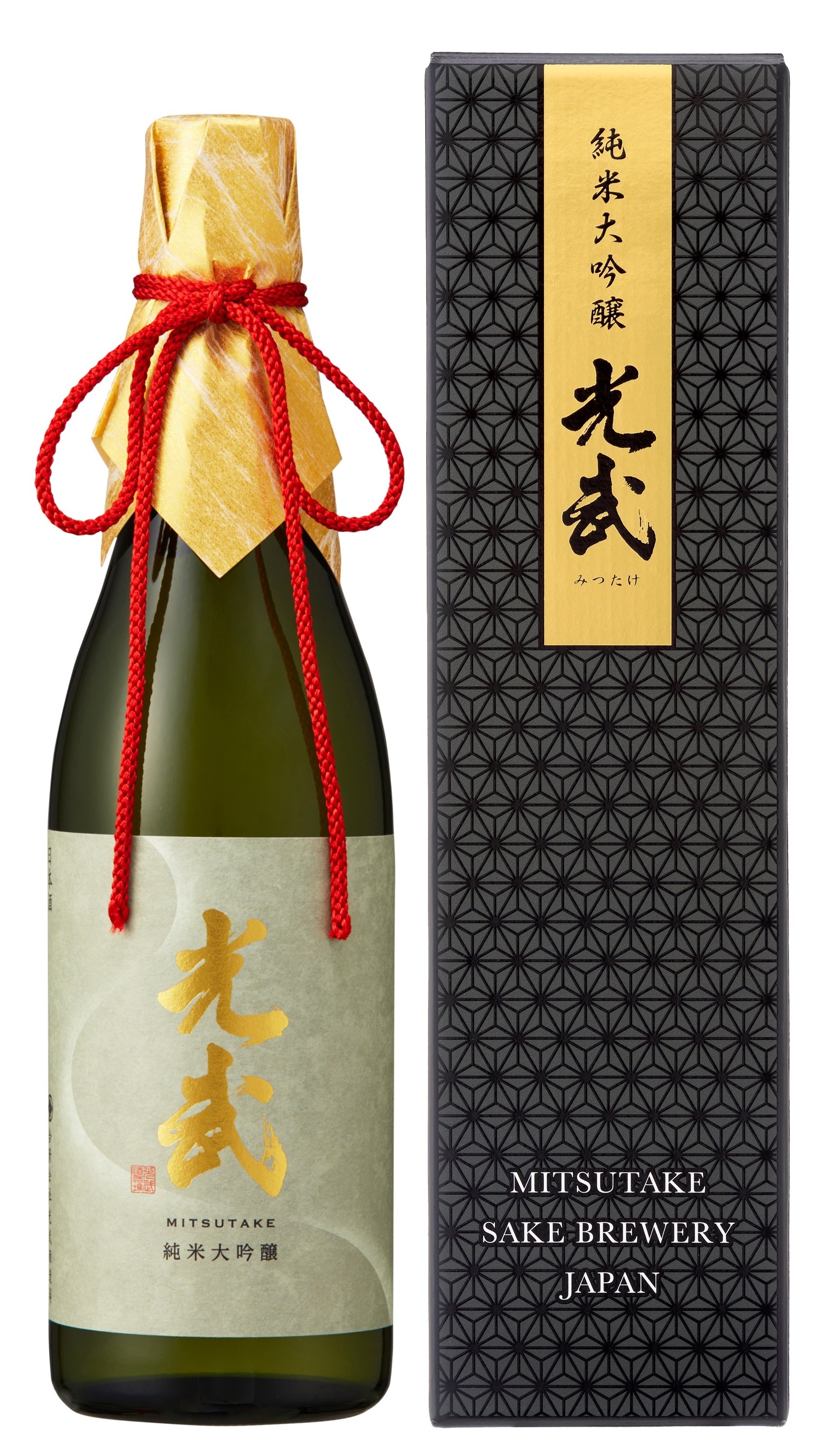 Full bottle and box of Junmai Daiginjo Mitsutake
